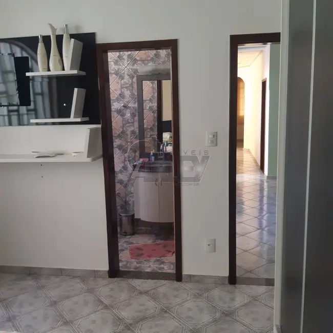 Foto 5 de Casa com 6 quartos à venda, 300m2 em Maracanã, Montes Claros - MG