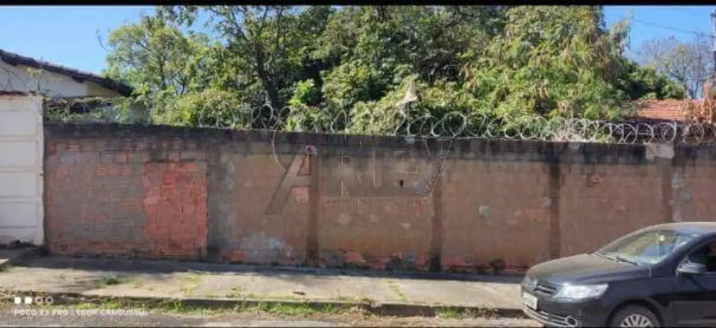 Terreno / Lote à venda, 300m2 em Sagrada Família, Montes Claros - MG - imagem 3 Foto 3 de Terreno / Lote à venda, 300m2 em Sagrada Família, Montes Claros - MG