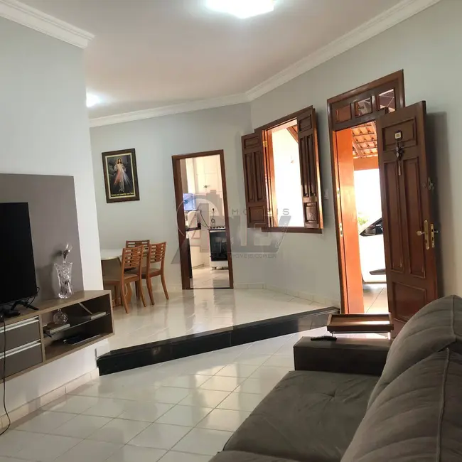 Foto 3 de Casa com 3 quartos à venda em Todos os Santos, Montes Claros - MG