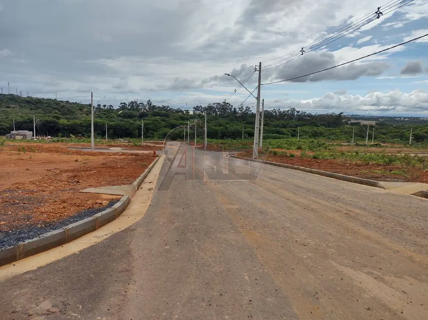 Foto 1 de Terreno / Lote à venda, 180m2 em Eldorado, Montes Claros - MG