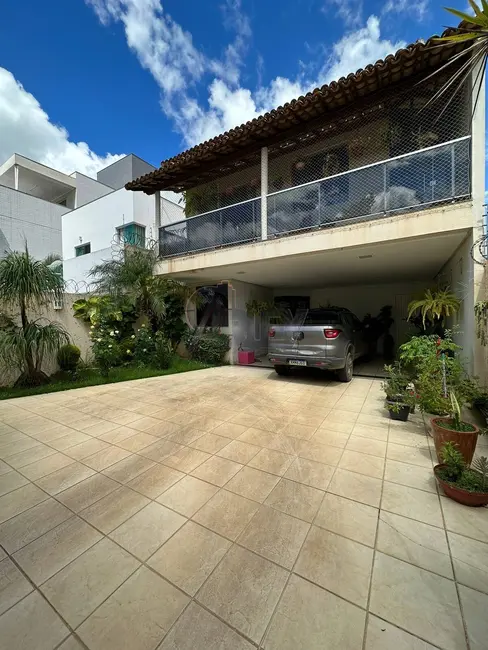 Foto 1 de Casa com 3 quartos à venda, 270m2 em Major Prates, Montes Claros - MG