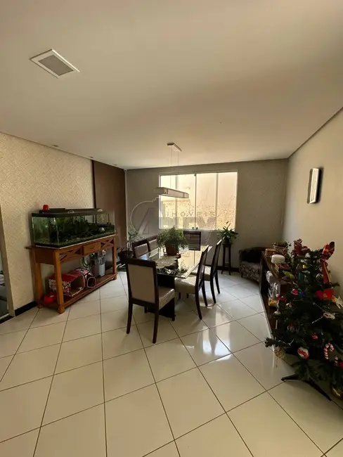 Foto 4 de Casa com 3 quartos à venda, 270m2 em Major Prates, Montes Claros - MG