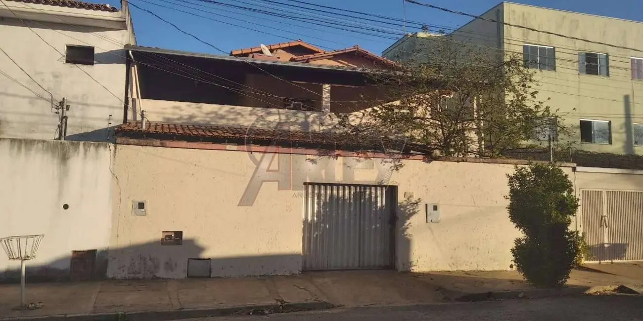 Foto 3 de Casa com 5 quartos à venda, 245m2 em Condomínio Pai João, Montes Claros - MG