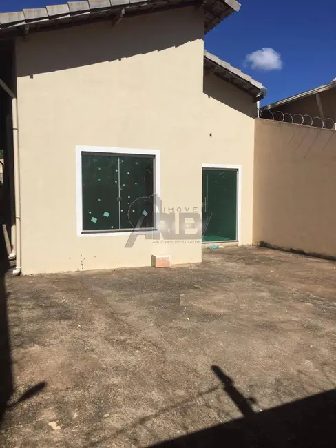 Foto 2 de Casa de Condomínio com 3 quartos à venda, 250m2 em Jaraguá, Montes Claros - MG
