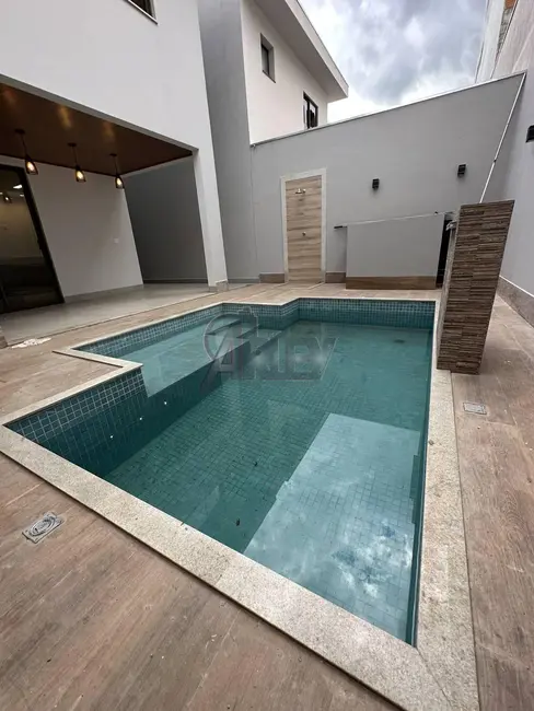 Foto 9 de Casa de Condomínio com 3 quartos à venda, 225m2 em Ibituruna, Montes Claros - MG