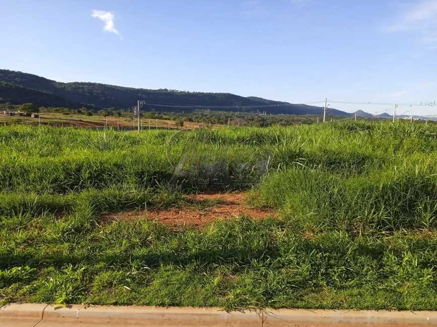 Foto 1 de Terreno / Lote à venda, 302m2 em Montes Claros - MG