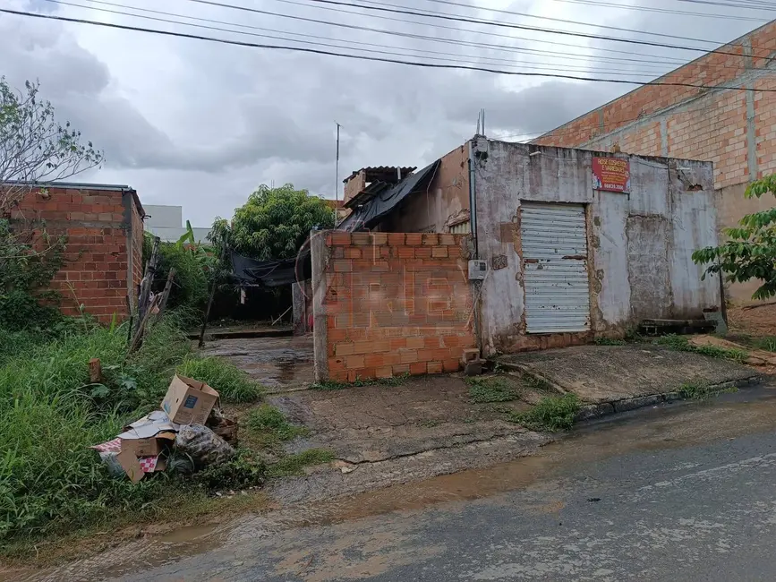 Foto 1 de Terreno / Lote à venda, 253m2 em Planalto, Montes Claros - MG