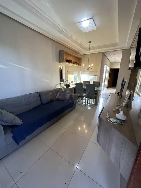 Foto 1 de Casa com 2 quartos à venda, 74m2 em Montes Claros - MG