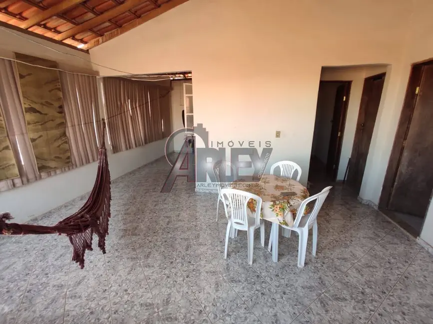 Foto 9 de Casa com 6 quartos à venda, 200m2 em Montes Claros - MG