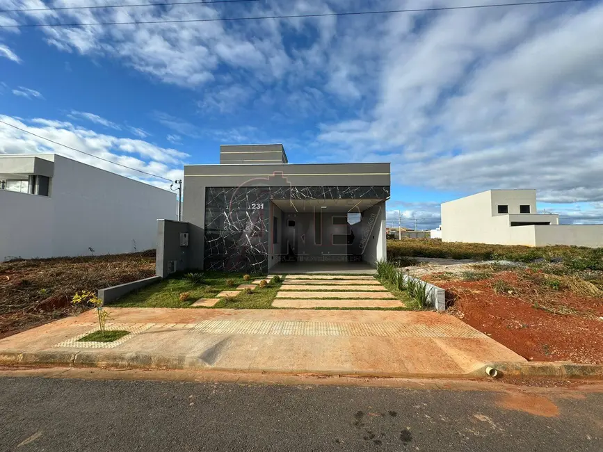 Casa com 3 quartos à venda, 140m2 em Montes Claros - MG - imagem 2 Foto 2 de Casa com 3 quartos à venda, 140m2 em Montes Claros - MG