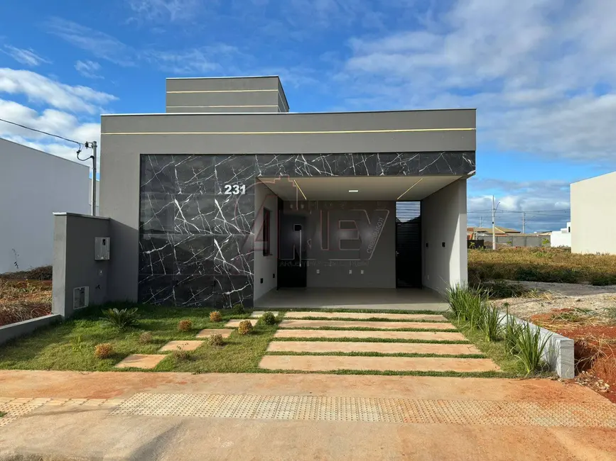 Casa com 3 quartos à venda, 140m2 em Montes Claros - MG - imagem 1 Foto 1 de Casa com 3 quartos à venda, 140m2 em Montes Claros - MG