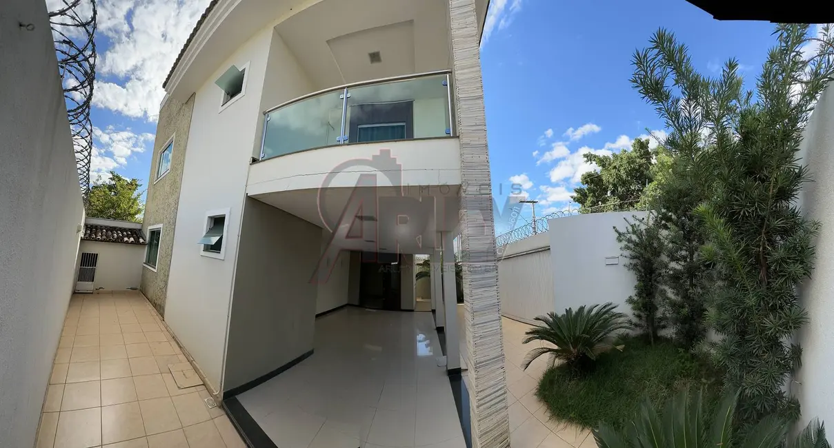 Foto 2 de Casa com 4 quartos à venda, 174m2 em Vila Regina, Montes Claros - MG