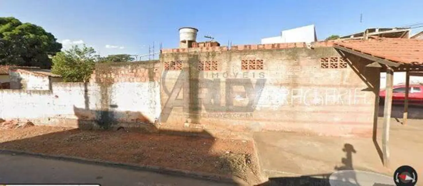 Foto 1 de Casa à venda, 247m2 em Jardim Palmeiras, Montes Claros - MG