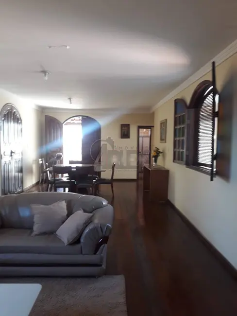 Foto 6 de Casa com 5 quartos à venda, 300m2 em Melo, Montes Claros - MG