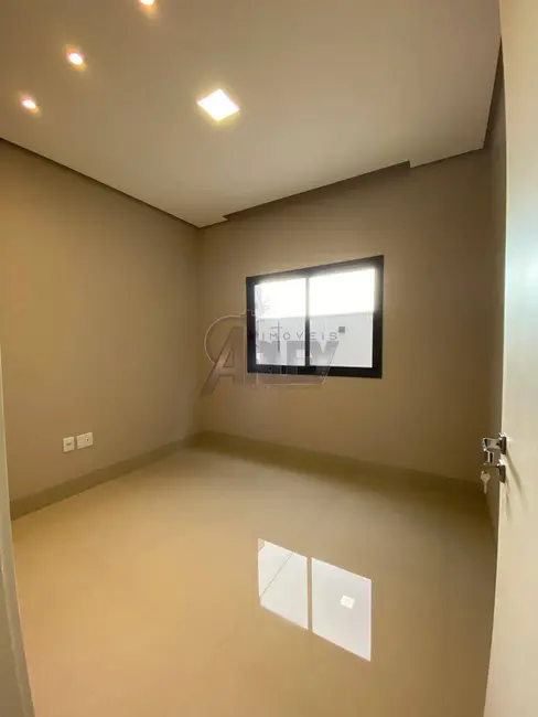 Foto 8 de Casa com 3 quartos à venda, 200m2 em Montes Claros - MG