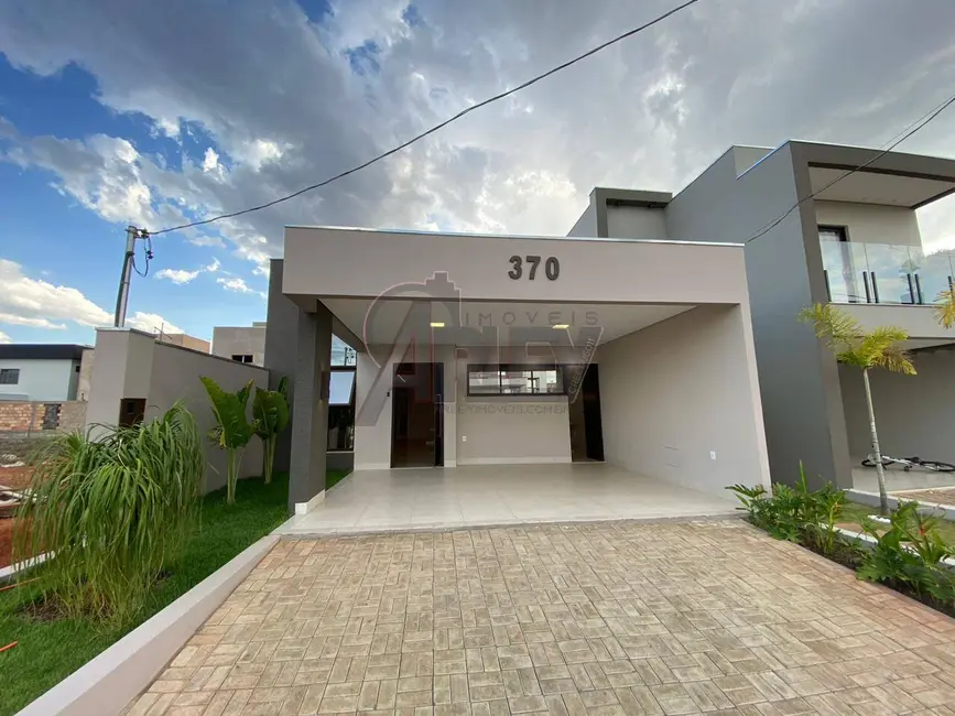 Foto 1 de Casa com 3 quartos à venda, 200m2 em Montes Claros - MG