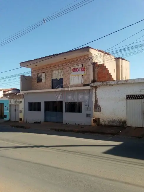 Foto 1 de Casa com 2 quartos à venda, 270m2 em Jardim Palmeiras, Montes Claros - MG