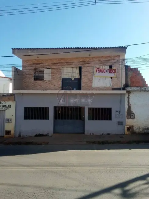 Foto 2 de Casa com 2 quartos à venda, 270m2 em Jardim Palmeiras, Montes Claros - MG