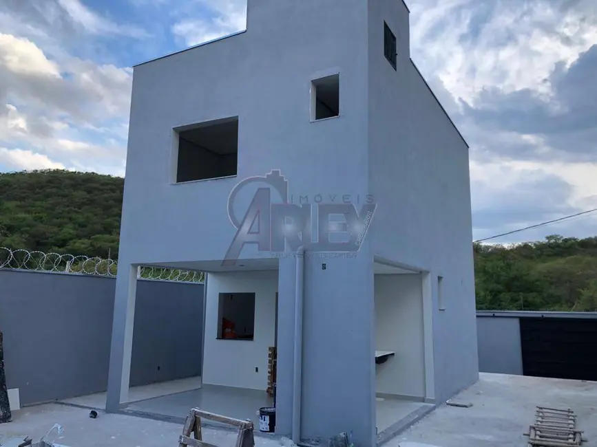 Foto 4 de Casa de Condomínio com 3 quartos à venda, 200m2 em Montes Claros - MG