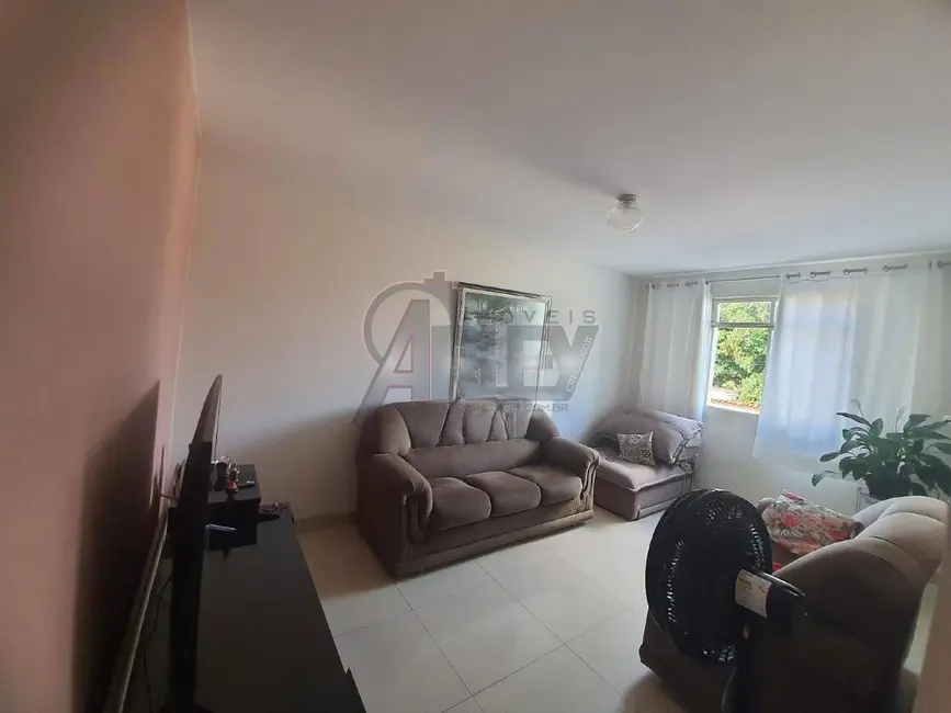 Foto 4 de Apartamento com 4 quartos à venda, 110m2 em São José, Montes Claros - MG