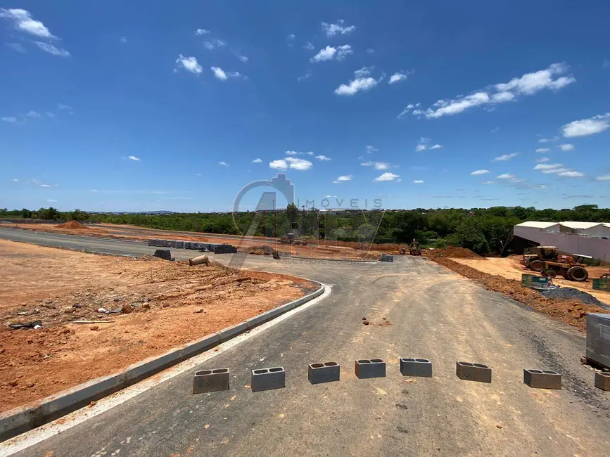 Foto 2 de Terreno / Lote à venda, 180m2 em Maracanã, Montes Claros - MG