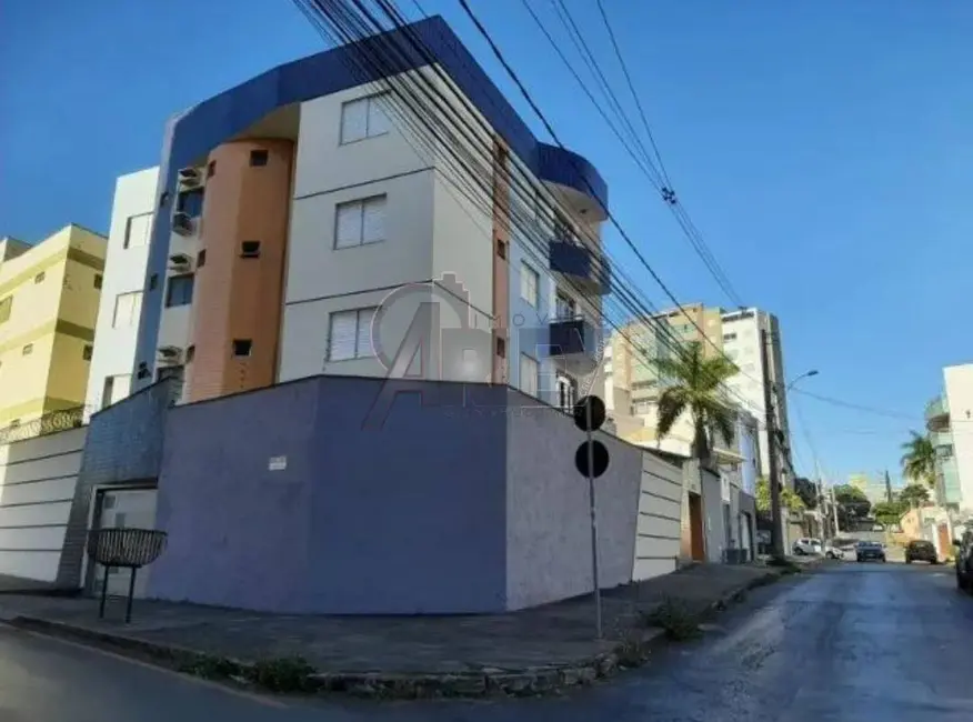 Foto 1 de Apartamento com 3 quartos à venda, 120m2 em Cidade Santa Maria, Montes Claros - MG