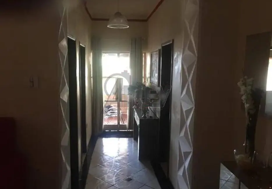 Foto 6 de Casa com 4 quartos à venda, 180m2 em Vila Sion, Montes Claros - MG