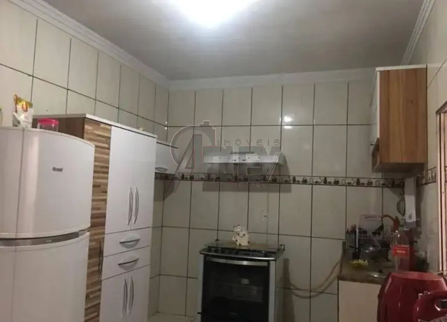 Foto 3 de Casa com 4 quartos à venda, 180m2 em Vila Sion, Montes Claros - MG