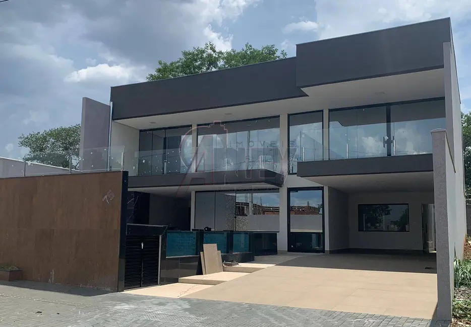 Foto 1 de Casa com 3 quartos à venda em Montes Claros - MG