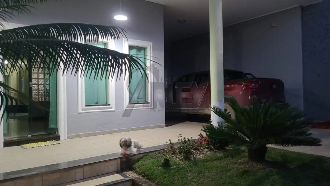 Foto 2 de Casa com 3 quartos à venda, 420m2 em Montes Claros - MG