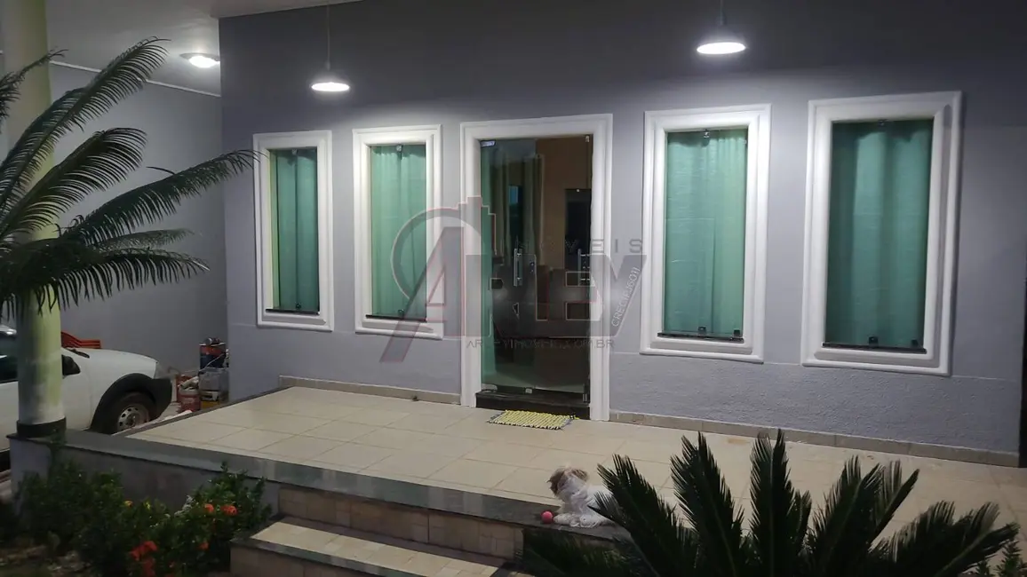 Foto 3 de Casa com 3 quartos à venda, 420m2 em Montes Claros - MG