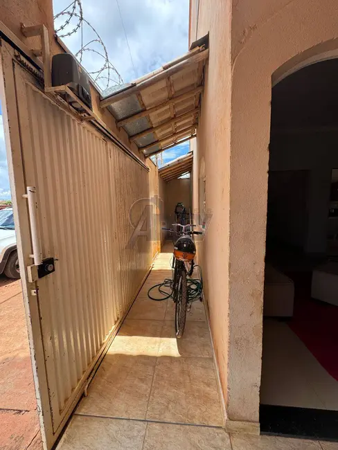 Foto 5 de Casa com 3 quartos à venda, 100m2 em Independência, Montes Claros - MG