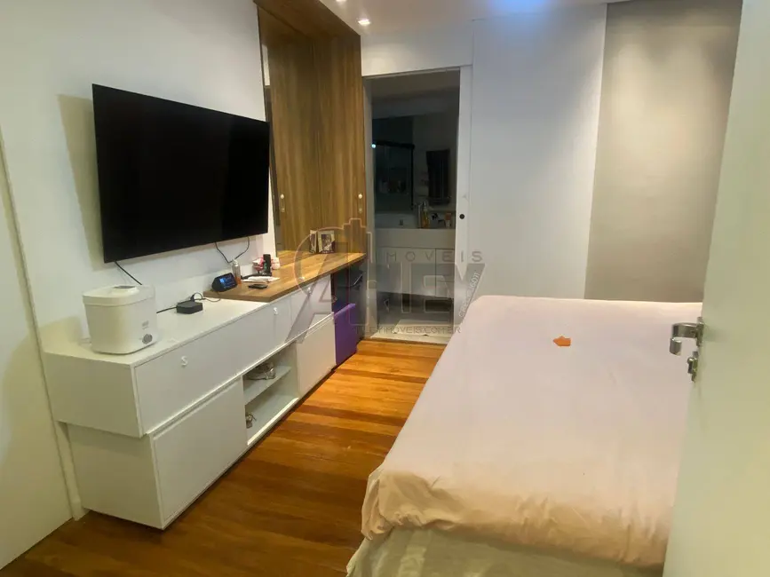 Foto 8 de Cobertura com 4 quartos à venda em Centro, Montes Claros - MG