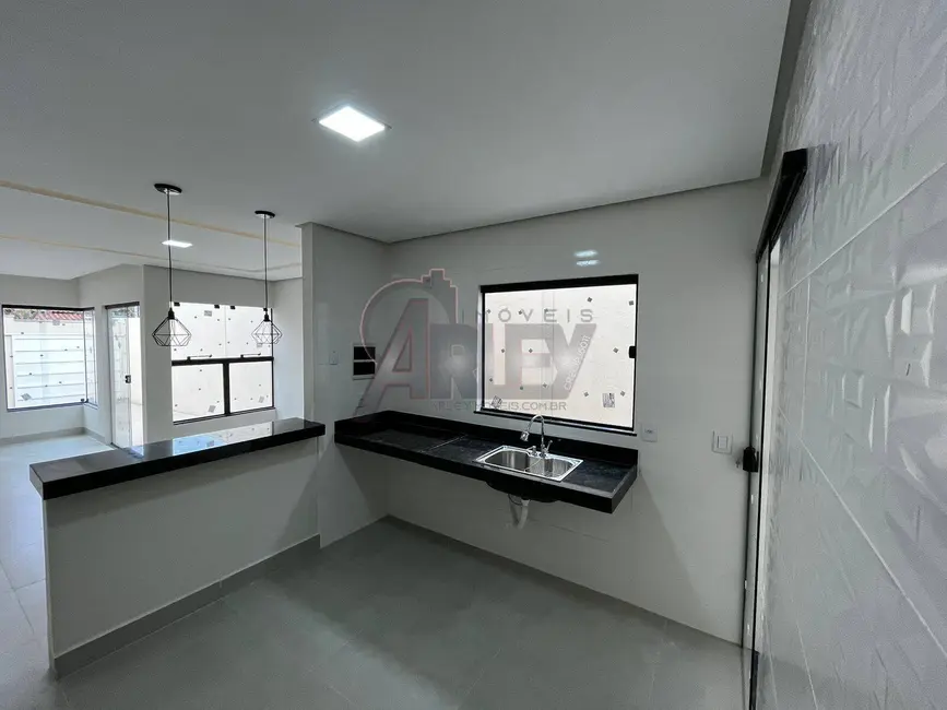 Foto 3 de Casa com 3 quartos à venda, 170m2 em Jaraguá, Montes Claros - MG