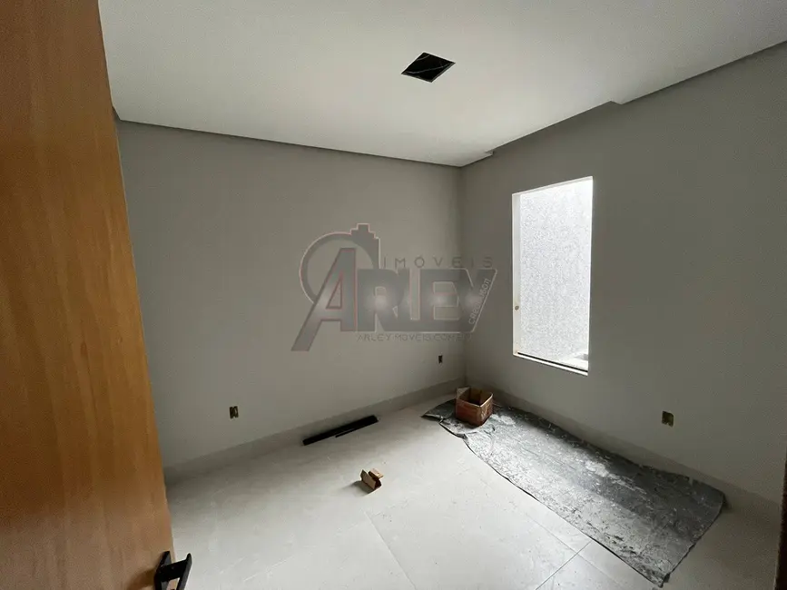 Foto 3 de Casa de Condomínio com 3 quartos à venda, 100m2 em Montes Claros - MG