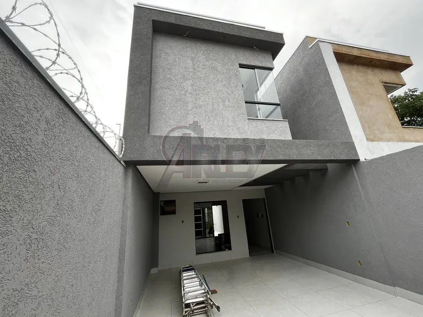 Foto 1 de Casa de Condomínio com 3 quartos à venda, 100m2 em Montes Claros - MG