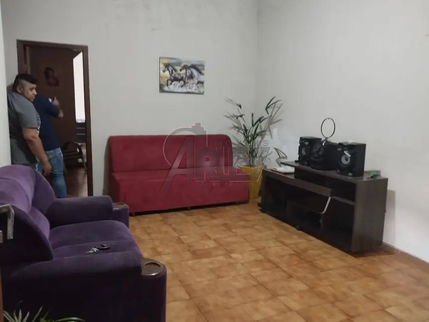 Foto 5 de Casa com 3 quartos à venda, 300m2 em Maracanã, Montes Claros - MG