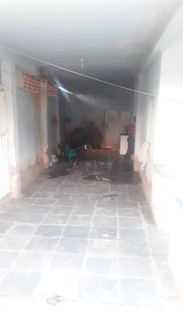 Casa com 2 quartos à venda, 300m2 em Maracanã, Montes Claros - MG - imagem 5 Foto 5 de Casa com 2 quartos à venda, 300m2 em Maracanã, Montes Claros - MG