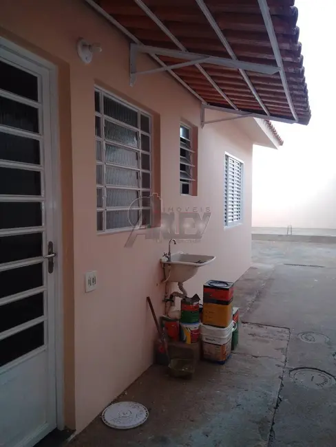 Foto 1 de Casa com 2 quartos à venda, 200m2 em Montes Claros - MG