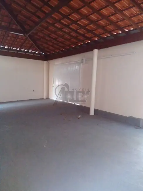 Foto 2 de Casa com 2 quartos à venda, 200m2 em Montes Claros - MG