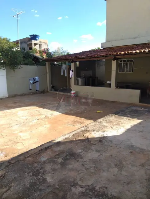 Foto 8 de Casa com 4 quartos à venda, 400m2 em São Judas Tadeu, Montes Claros - MG