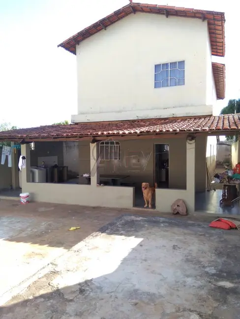 Foto 2 de Casa com 4 quartos à venda, 400m2 em São Judas Tadeu, Montes Claros - MG