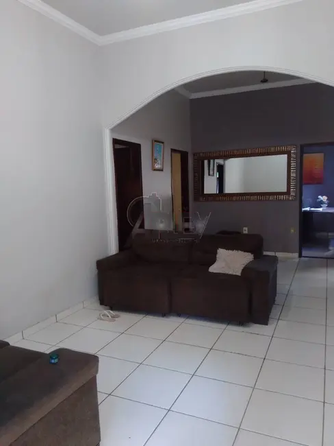 Foto 1 de Casa com 4 quartos à venda, 400m2 em São Judas Tadeu, Montes Claros - MG