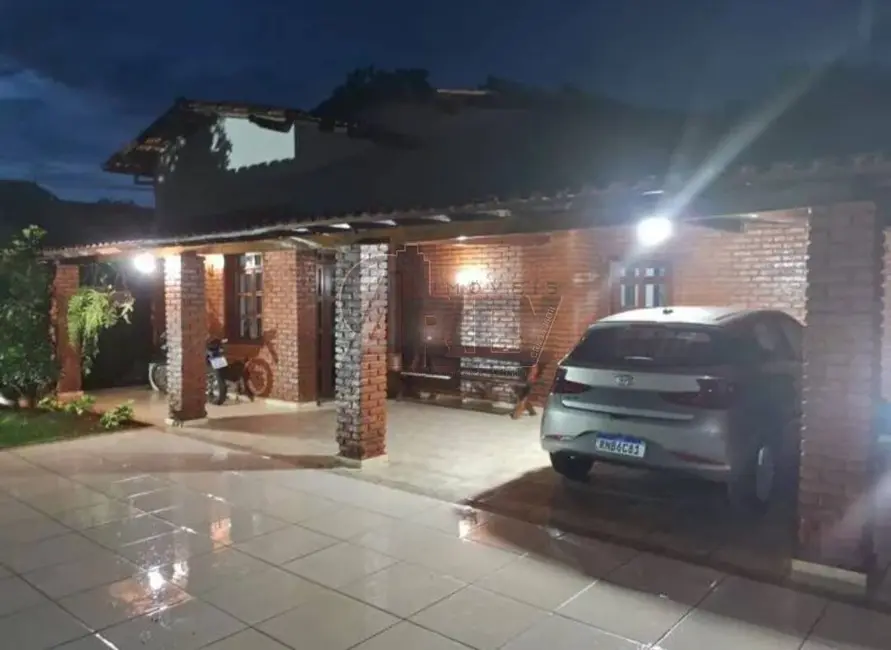 Foto 1 de Casa com 3 quartos à venda, 223m2 em Planalto, Montes Claros - MG