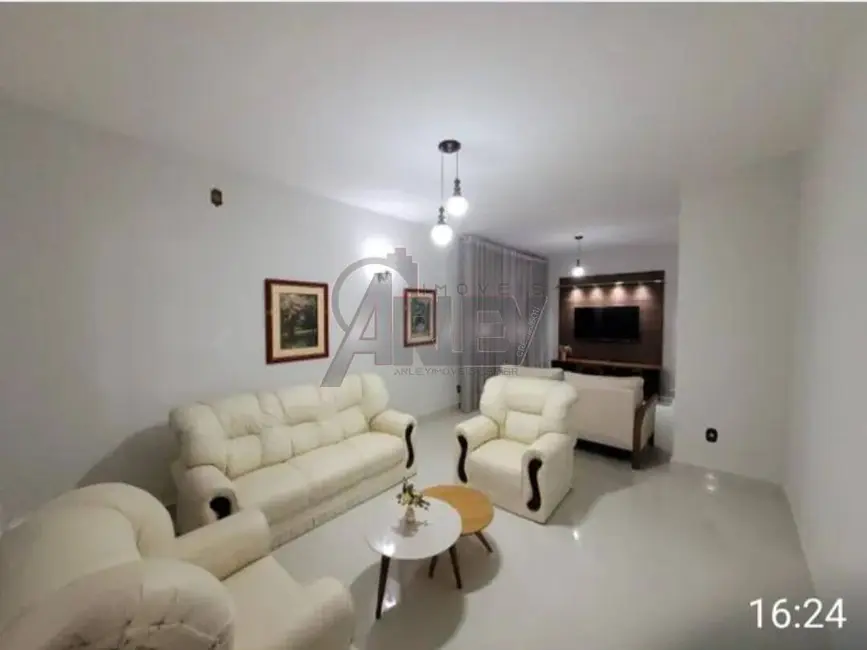 Foto 8 de Casa com 3 quartos à venda, 223m2 em Planalto, Montes Claros - MG