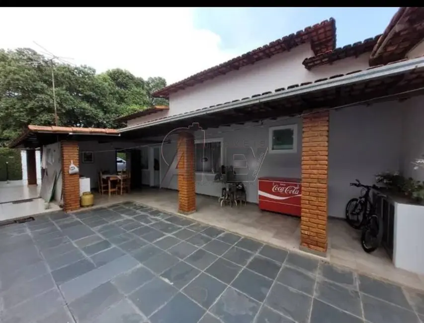 Foto 3 de Casa com 3 quartos à venda, 223m2 em Planalto, Montes Claros - MG