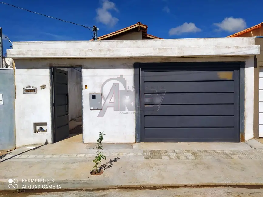 Foto 2 de Casa de Condomínio com 3 quartos à venda em Montes Claros - MG