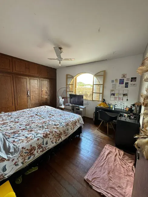 Foto 8 de Casa com 4 quartos à venda, 200m2 em Montes Claros - MG