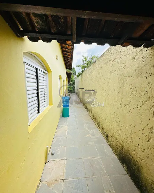 Foto 2 de Casa com 3 quartos para alugar em Maracanã, Montes Claros - MG