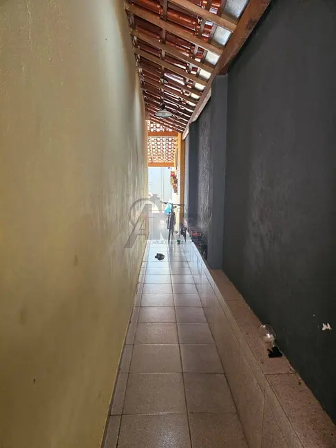 Casa com 3 quartos à venda em Santa Lúcia, Montes Claros - MG - imagem 5 Foto 5 de Casa com 3 quartos à venda em Santa Lúcia, Montes Claros - MG